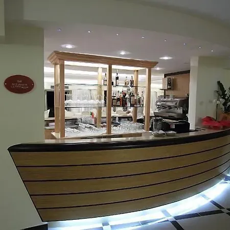 Bouganville Palace 벨베데레마리티모