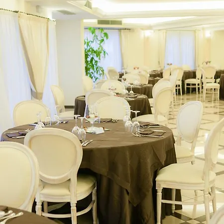 酒店 Bouganville Palace