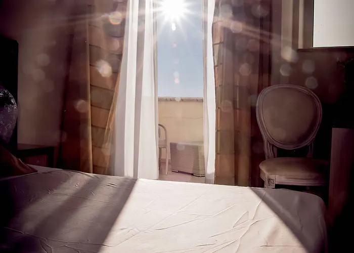 מלון Bouganville Palace 4*