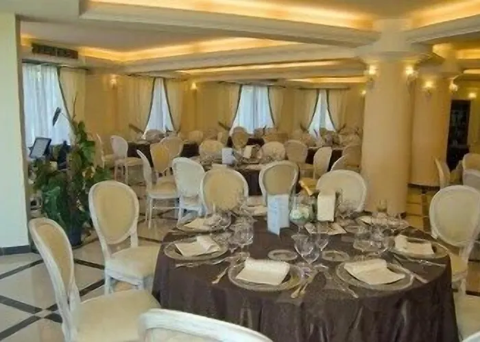 מלון Bouganville Palace