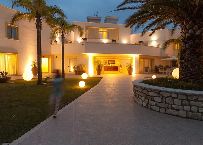 Bouganville Palace בלבדרה מריטימו