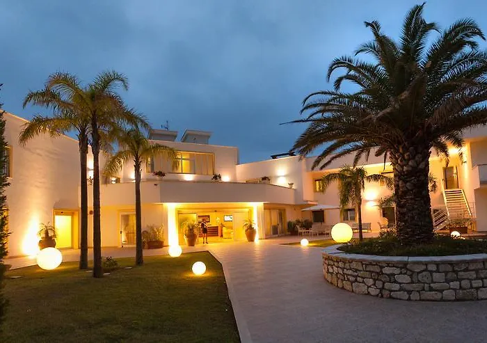 מלון Bouganville Palace