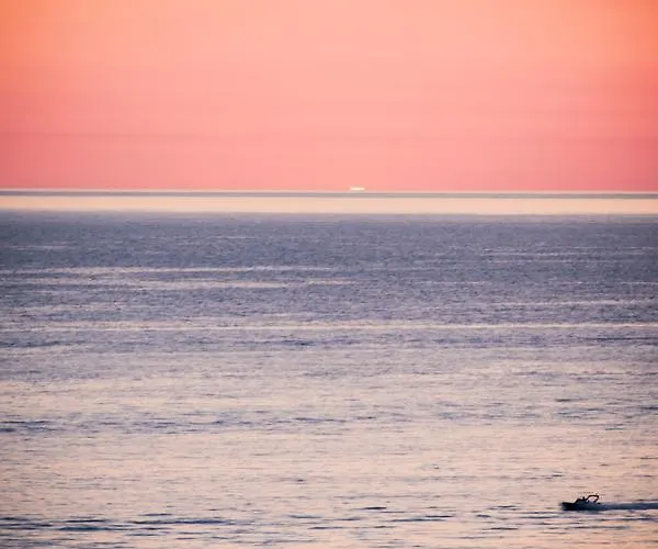 Bouganville Palace מלון